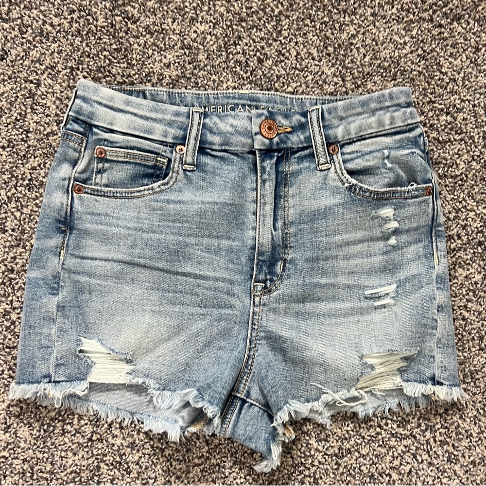 AE American Eagle Curvy Hi Rise Shortie Light Wash Jean Shorts - Picture 9 of 10